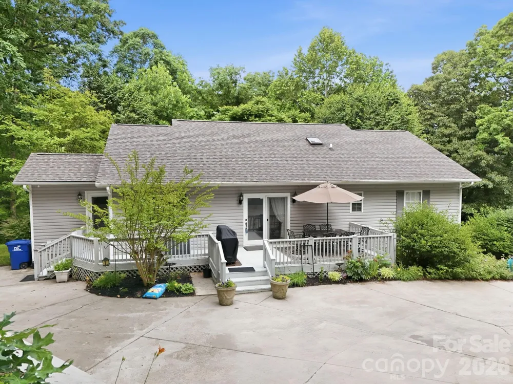 124 Lytle Cove Road Swannanoa, NC 28778