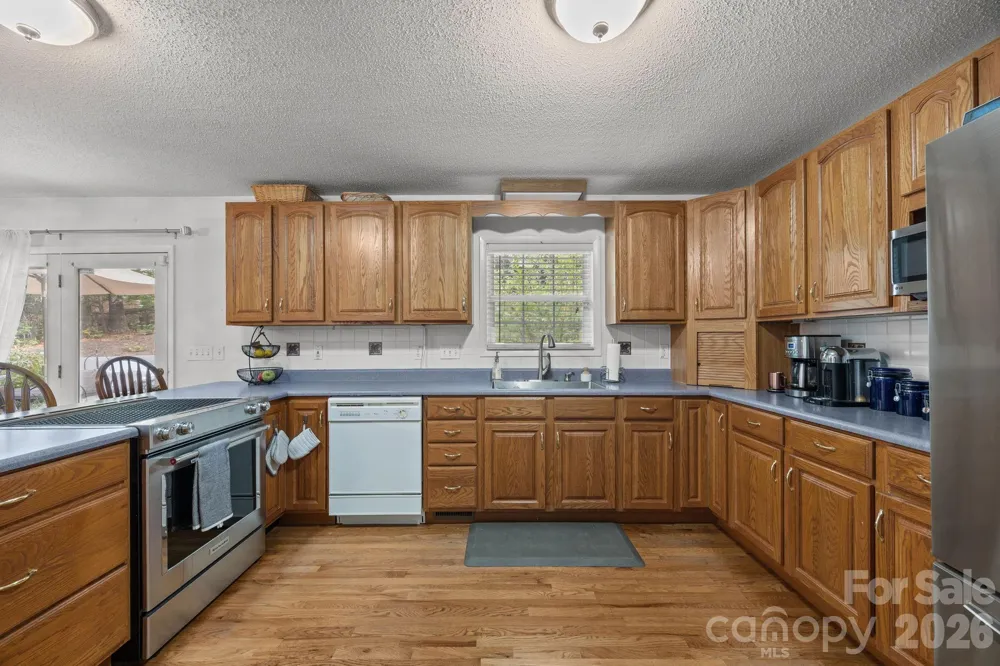 124 Lytle Cove Road Swannanoa, NC 28778