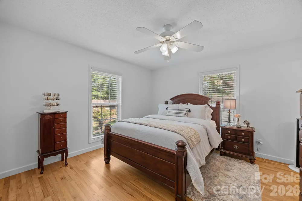 124 Lytle Cove Road Swannanoa, NC 28778