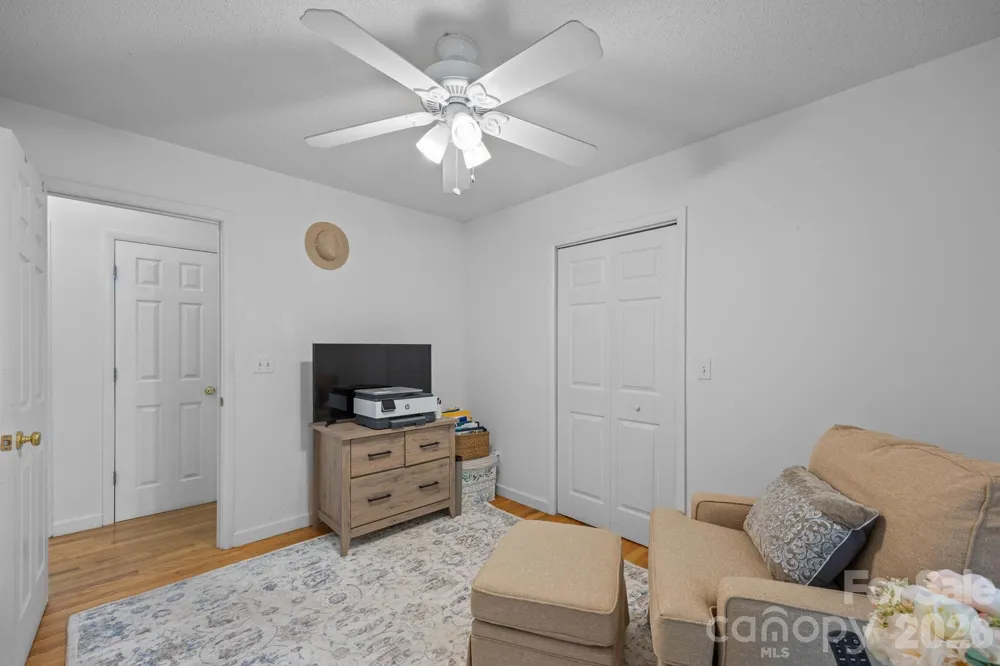 124 Lytle Cove Road Swannanoa, NC 28778