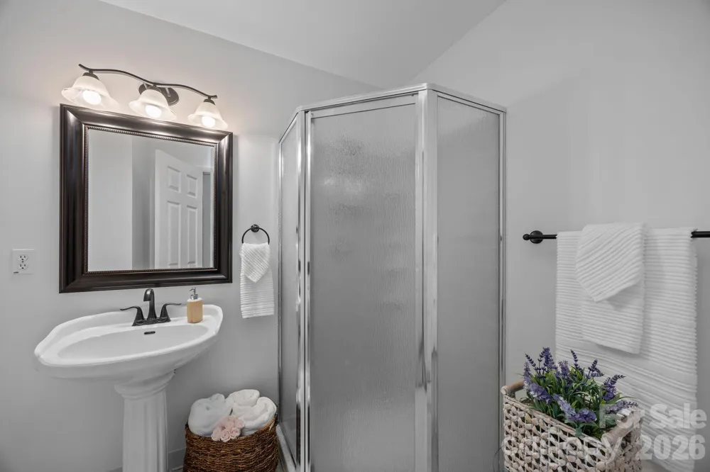 124 Lytle Cove Road Swannanoa, NC 28778