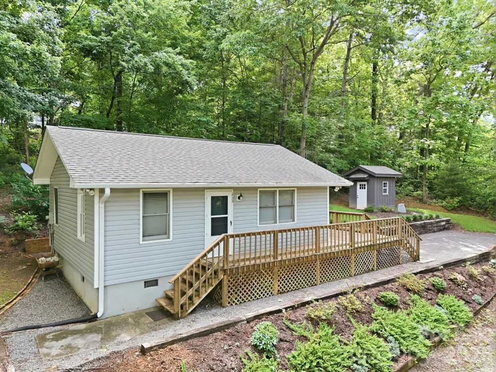 124 Lytle Cove Road Swannanoa, NC 28778