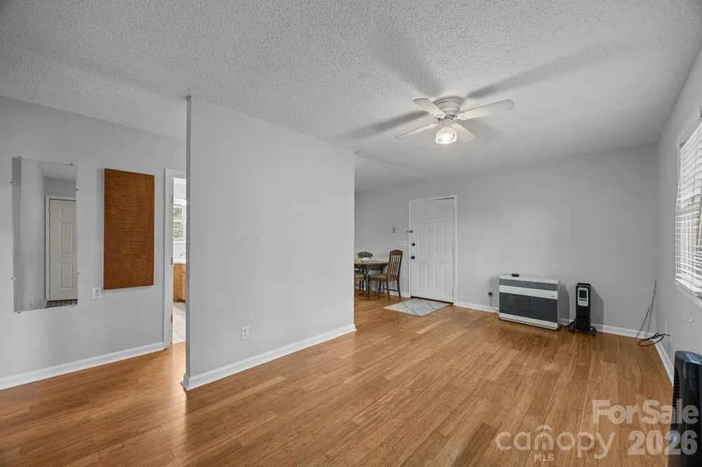 124 Lytle Cove Road Swannanoa, NC 28778