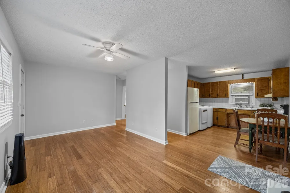 124 Lytle Cove Road Swannanoa, NC 28778