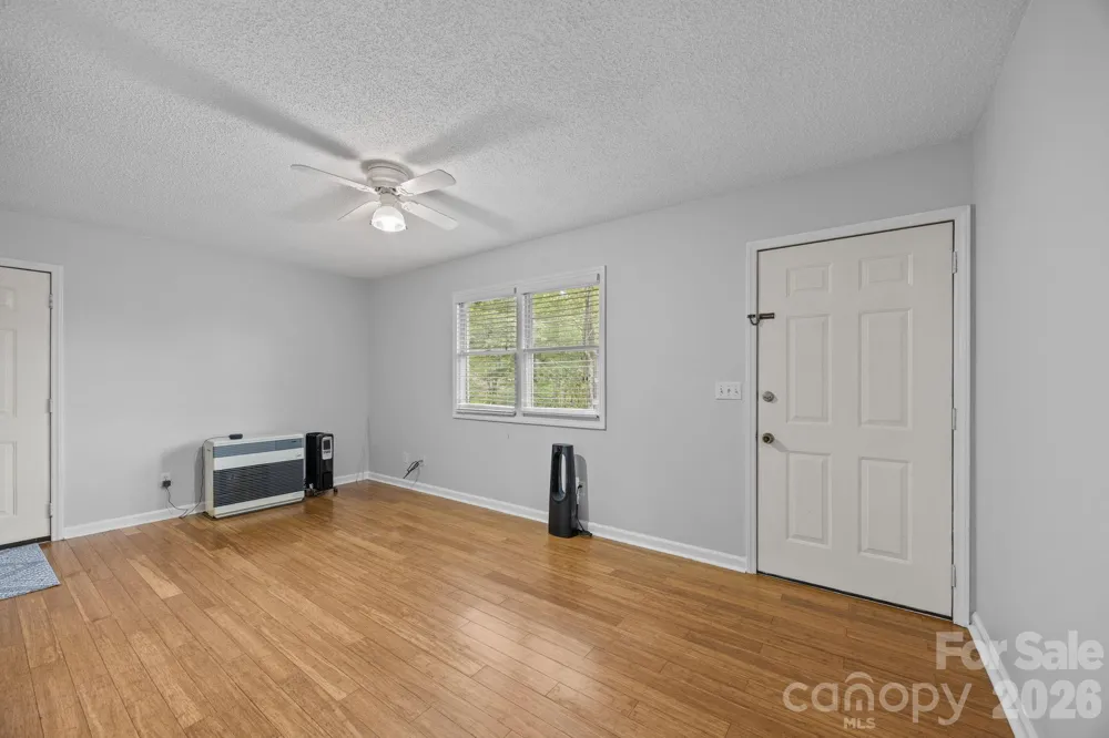 124 Lytle Cove Road Swannanoa, NC 28778