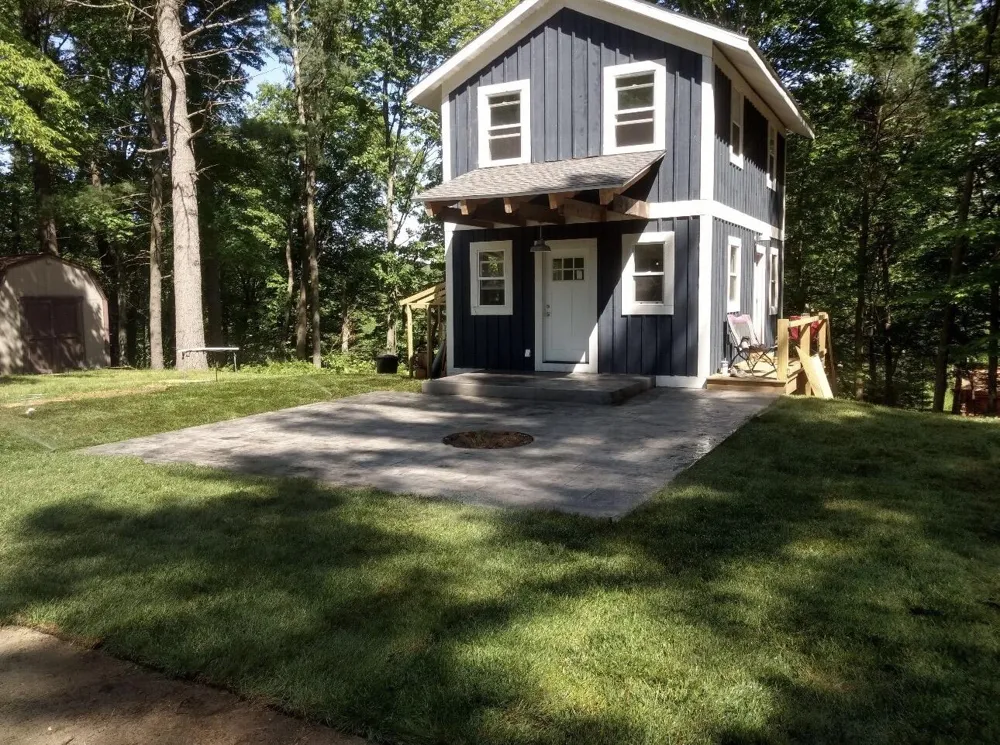 8523 W Easy Street Mears, MI 49436