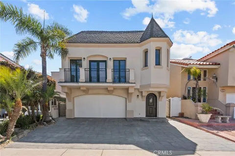 3933 Sunset Lane