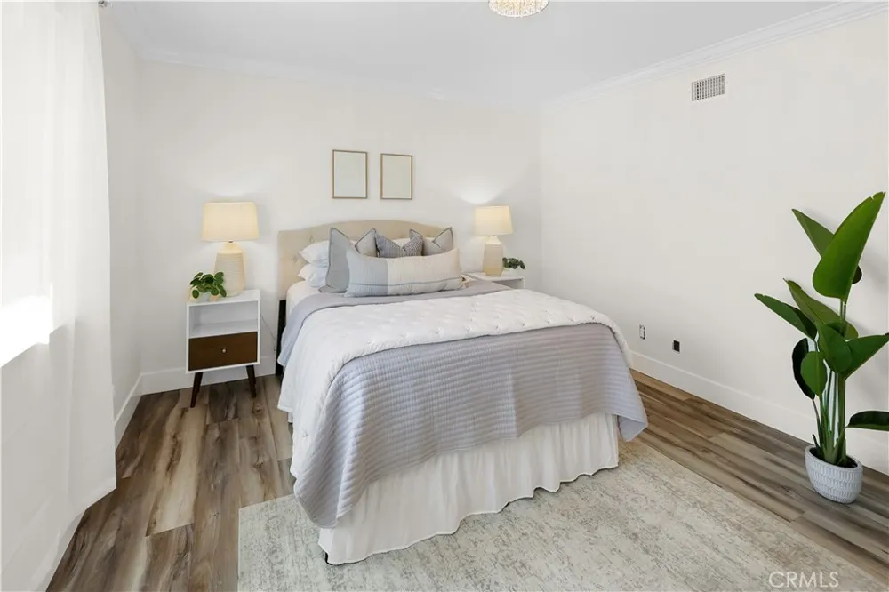 1111 E 1st Tustin, CA 92780