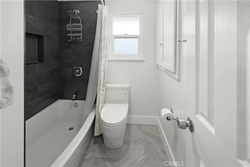 1111 E 1st Tustin, CA 92780