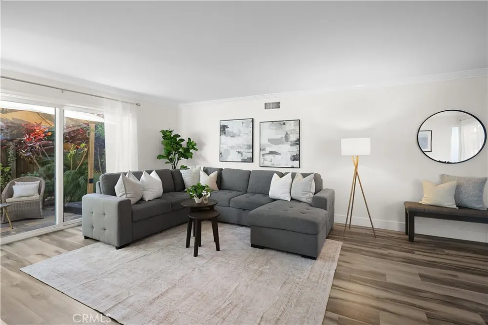 1111 E 1st Tustin, CA 92780