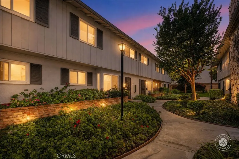1111 E 1st Tustin, CA 92780