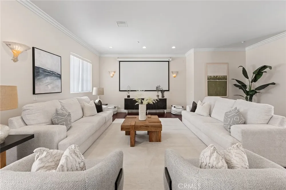 1118 S 6th Ave Arcadia, CA 91006