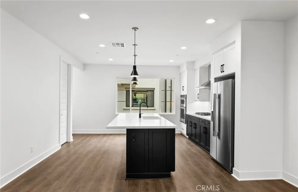 107 Sorrel Court Burbank, CA 91506
