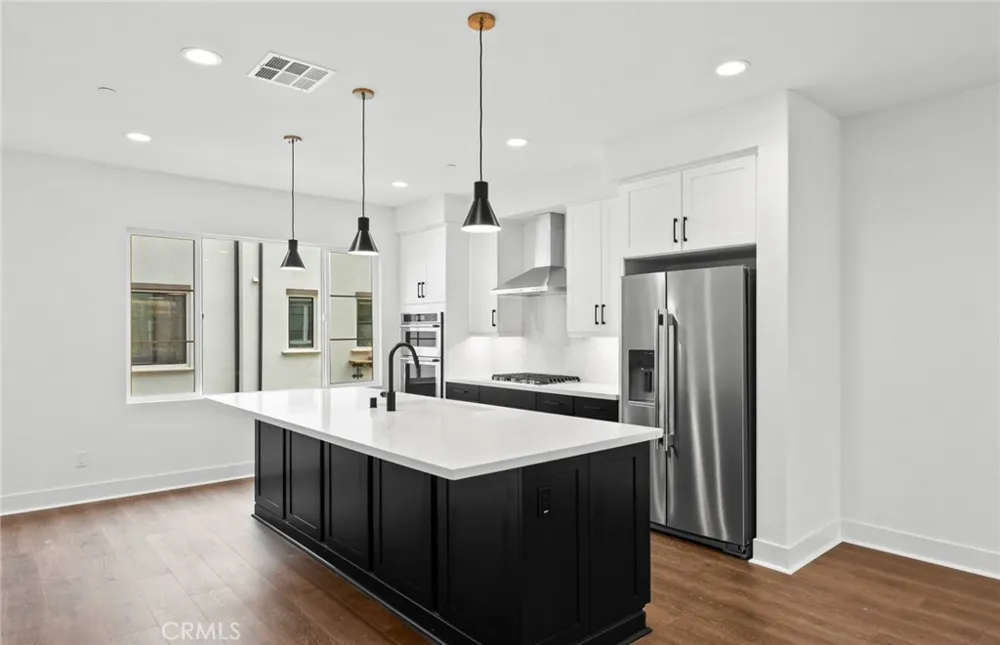 107 Sorrel Court Burbank, CA 91506
