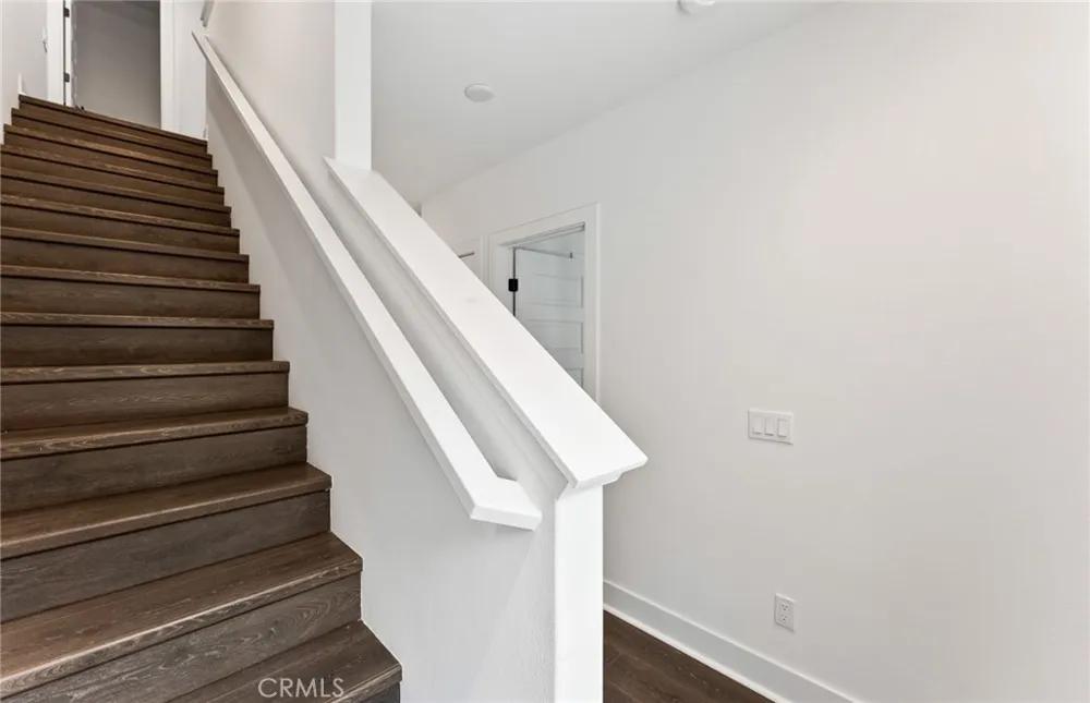 107 Sorrel Court Burbank, CA 91506