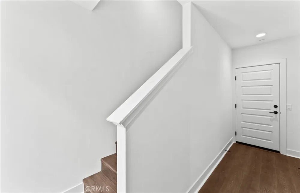 107 Sorrel Court Burbank, CA 91506