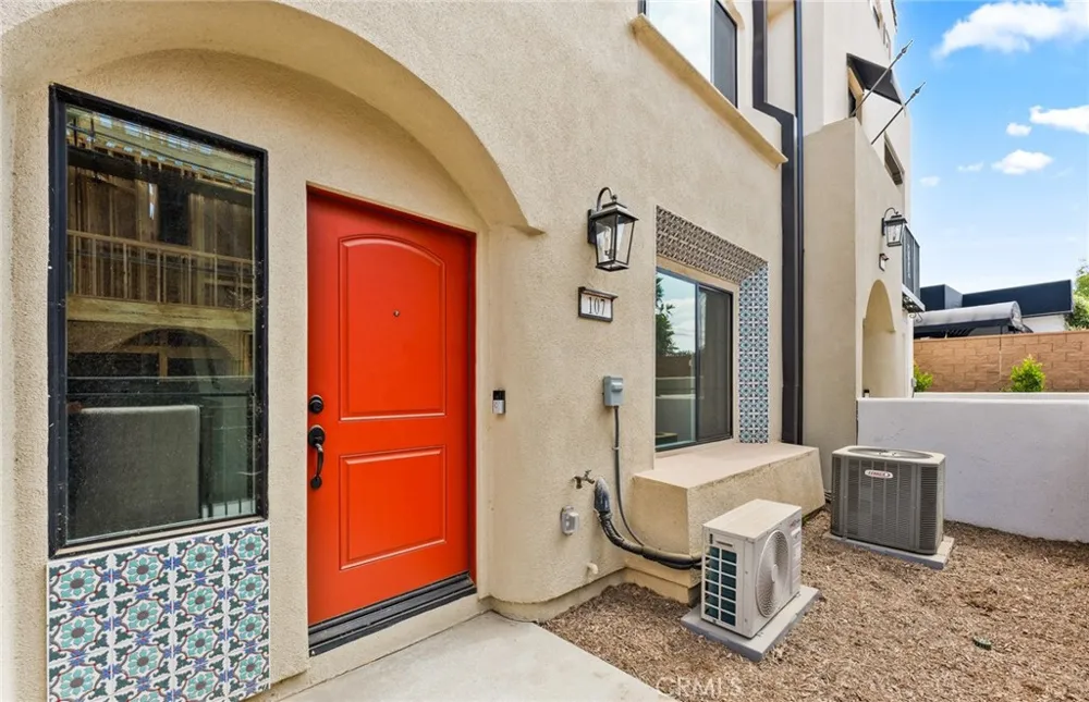 107 Sorrel Court Burbank, CA 91506