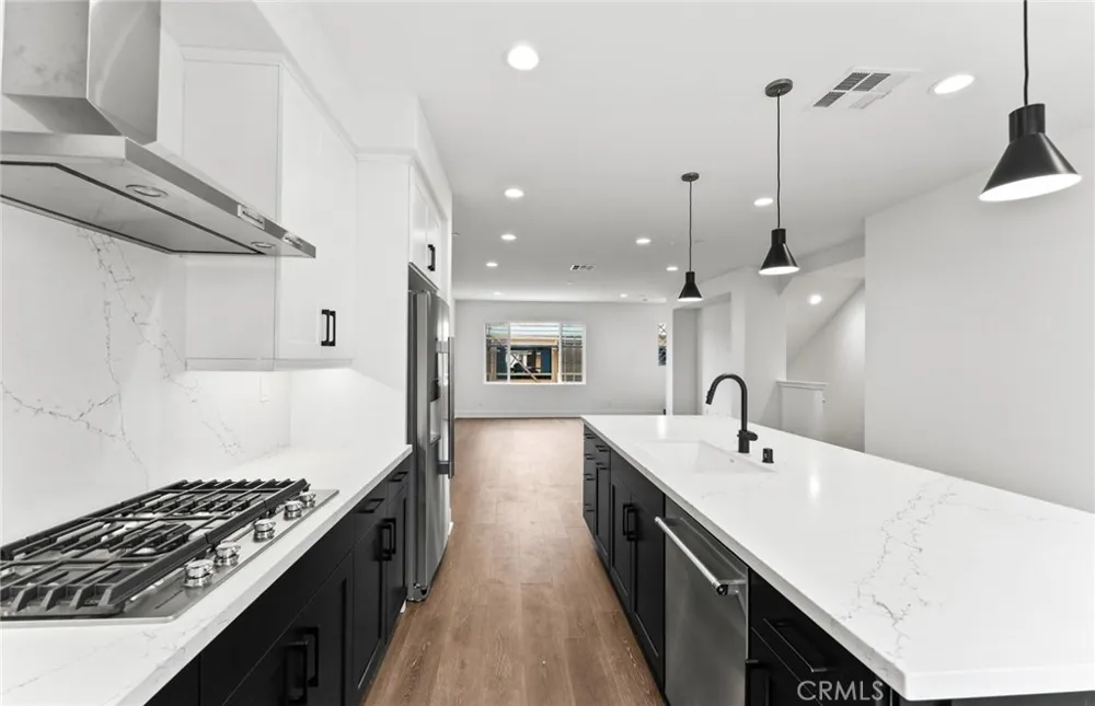 107 Sorrel Court Burbank, CA 91506