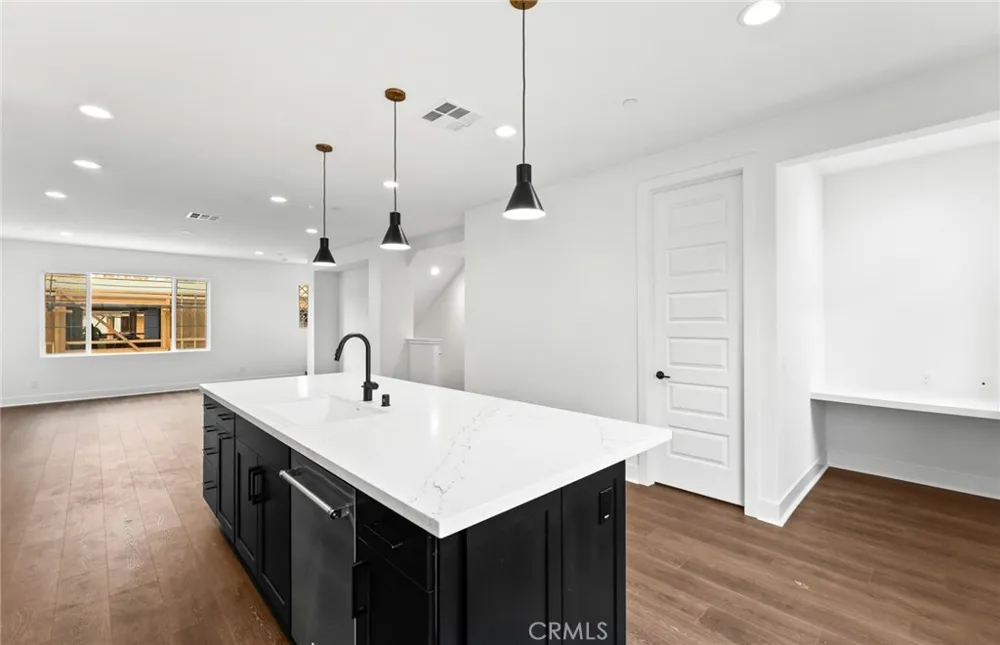 107 Sorrel Court Burbank, CA 91506
