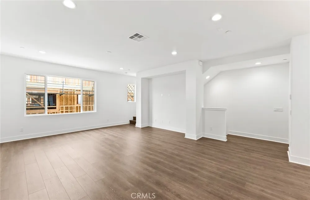 107 Sorrel Court Burbank, CA 91506