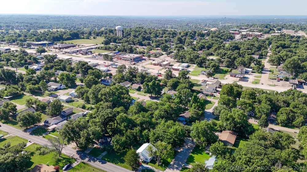 903 E Beverly Street Ada, OK 74820