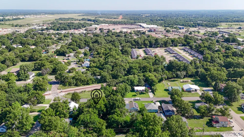 903 E Beverly Street Ada, OK 74820