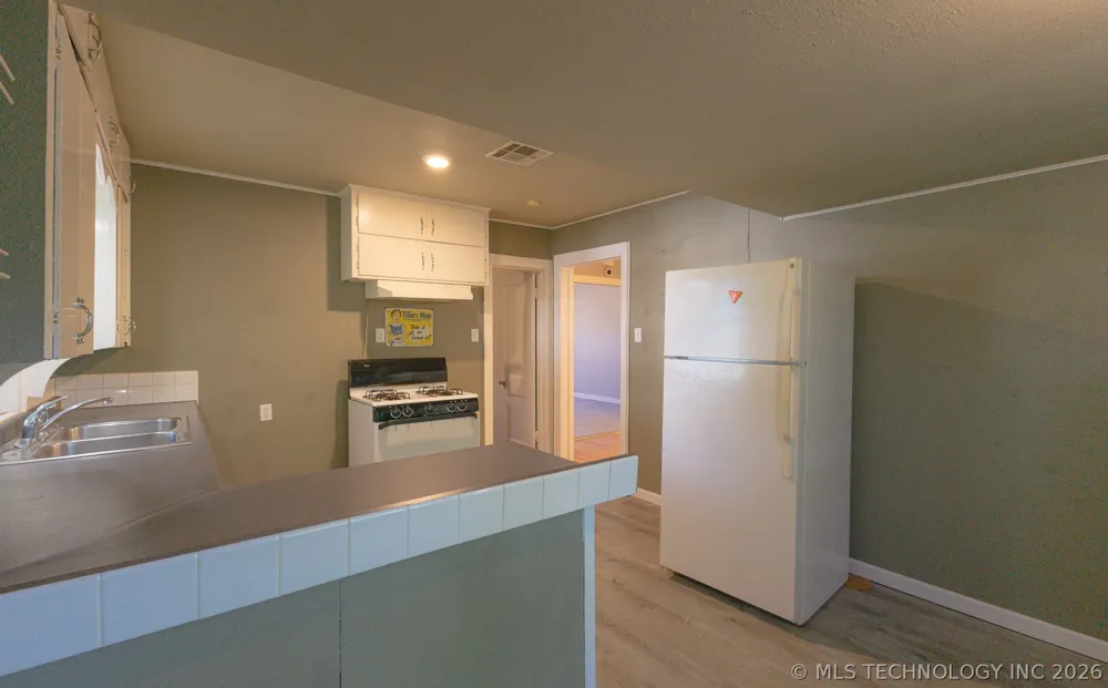 903 E Beverly Street Ada, OK 74820