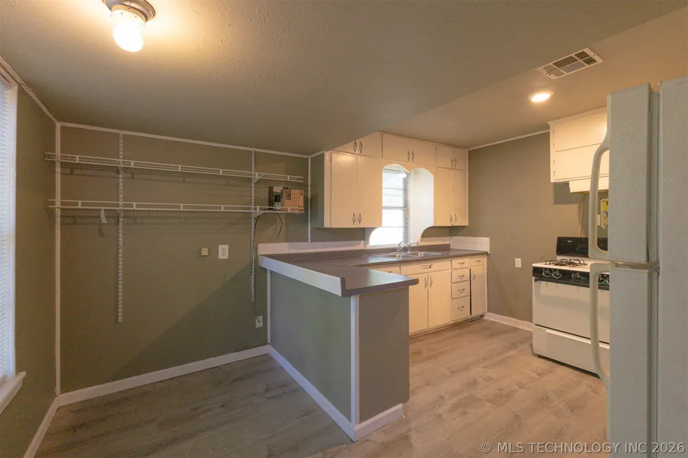 903 E Beverly Street Ada, OK 74820