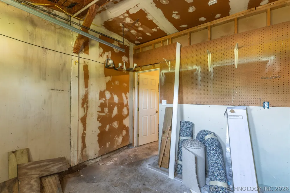903 E Beverly Street Ada, OK 74820