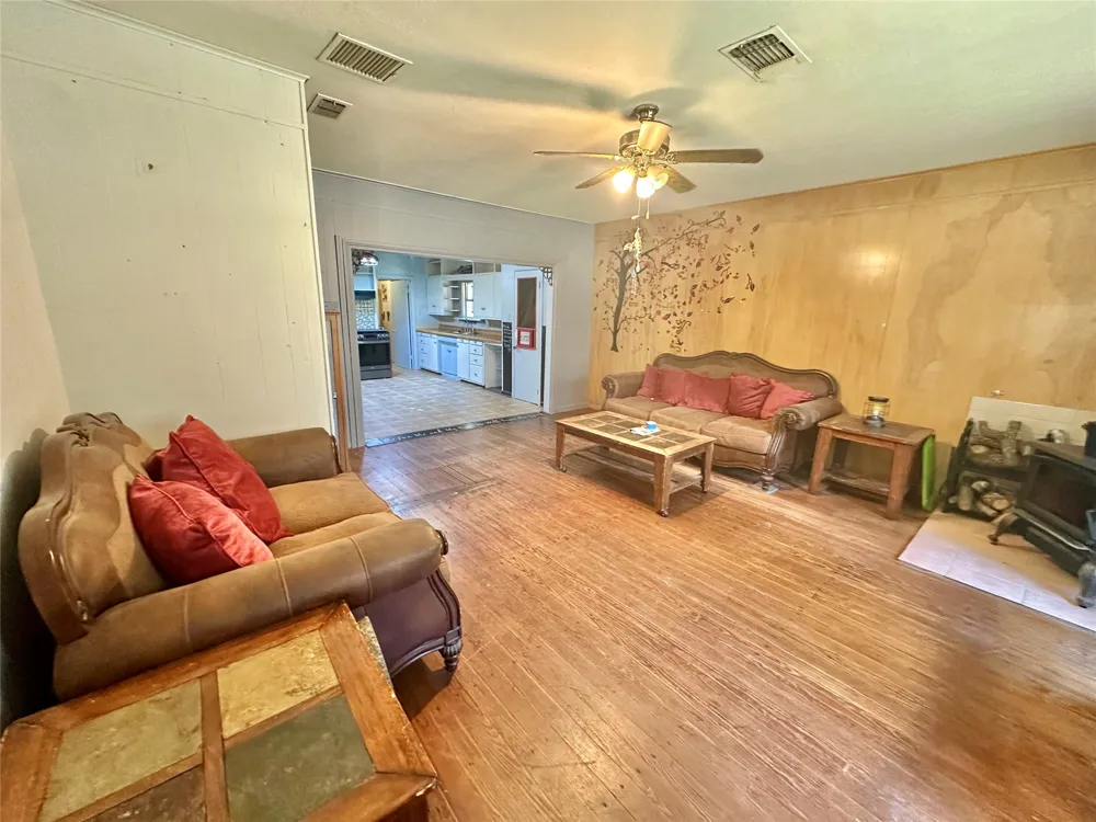 423 Strawn Road Ranger, TX 76470