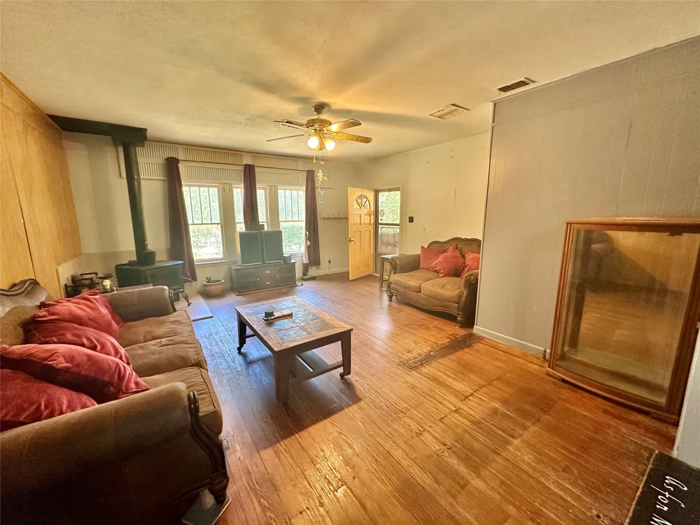 423 Strawn Road Ranger, TX 76470