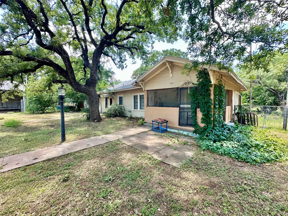 423 Strawn Road Ranger, TX 76470