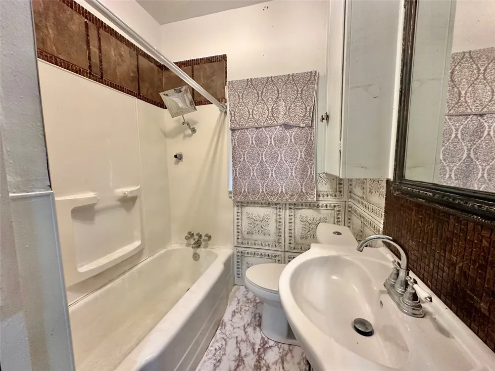 423 Strawn Road Ranger, TX 76470