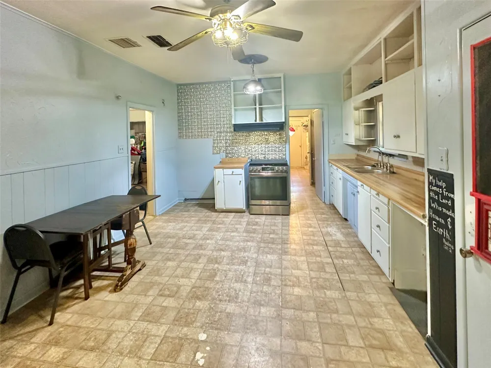 423 Strawn Road Ranger, TX 76470