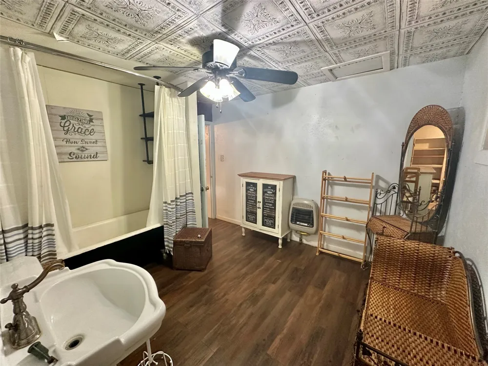 423 Strawn Road Ranger, TX 76470