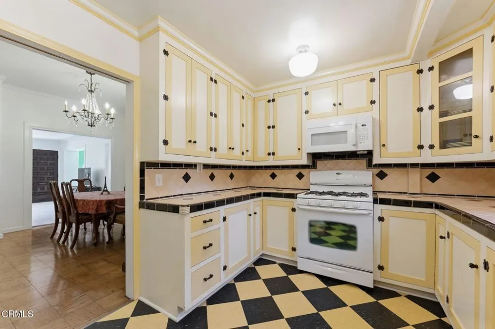 1128 Fremont Avenue South Pasadena, CA 91030