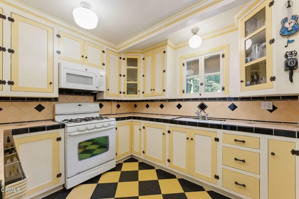 1128 Fremont Avenue South Pasadena, CA 91030