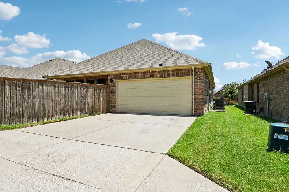 113 Cool Meadows Lane Red Oak, TX 75154