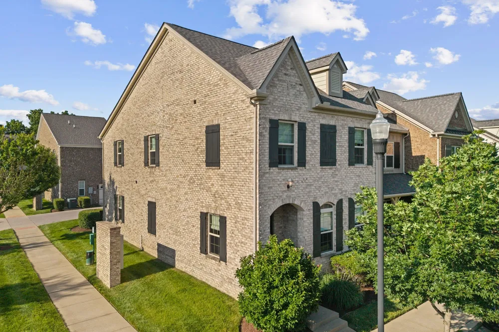 1636 Shadow Green Dr Franklin, TN 37064