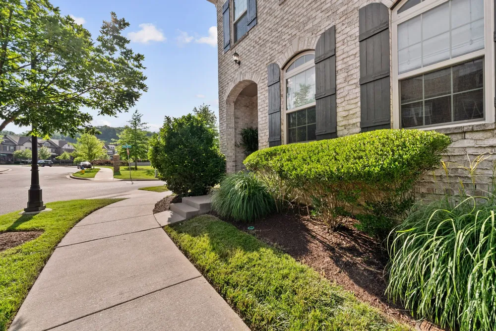 1636 Shadow Green Dr Franklin, TN 37064