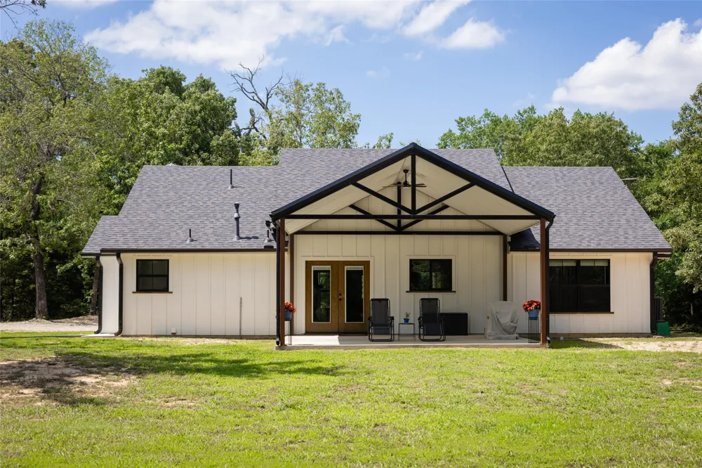 1756 County Road 45080 Road Powderly, TX 75473