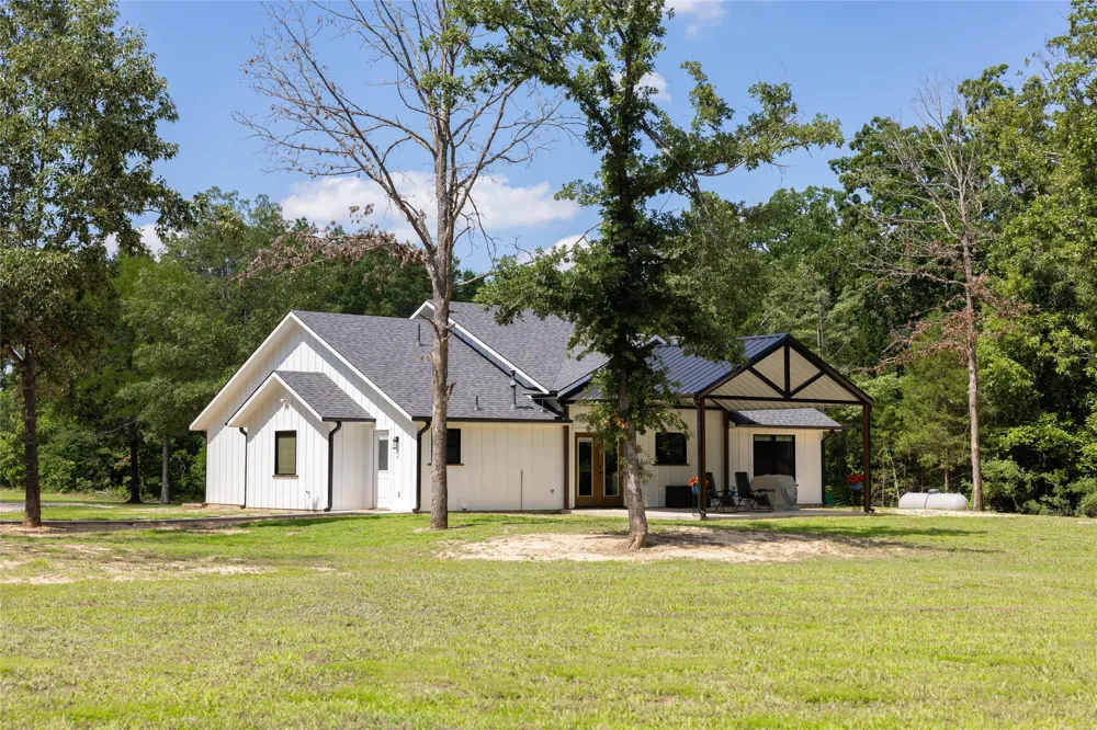 1756 County Road 45080 Road Powderly, TX 75473
