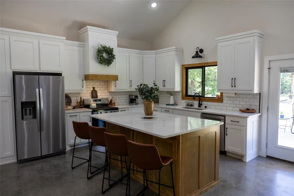 1756 County Road 45080 Road Powderly, TX 75473