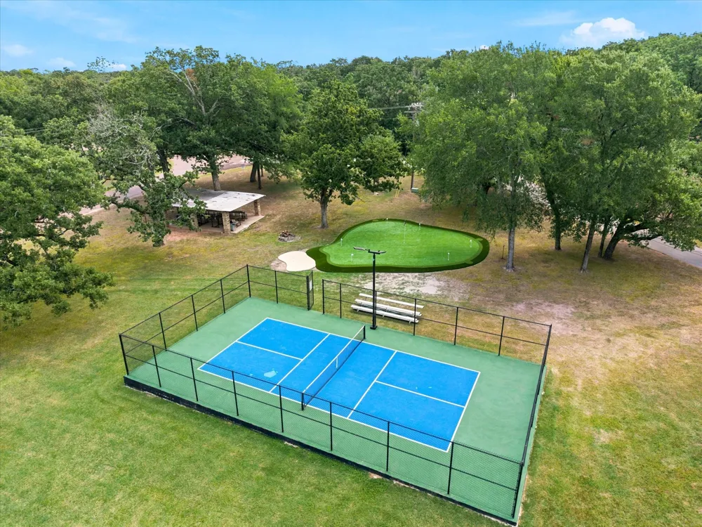 417 Shady Trail Tool, TX 75143