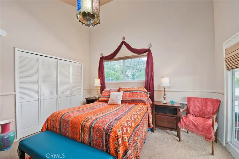 9516 Dennis Chatsworth, CA 91311