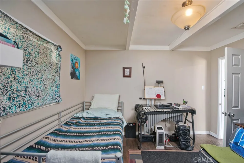 9516 Dennis Chatsworth, CA 91311