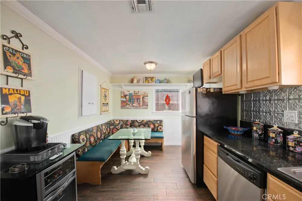 9516 Dennis Chatsworth, CA 91311