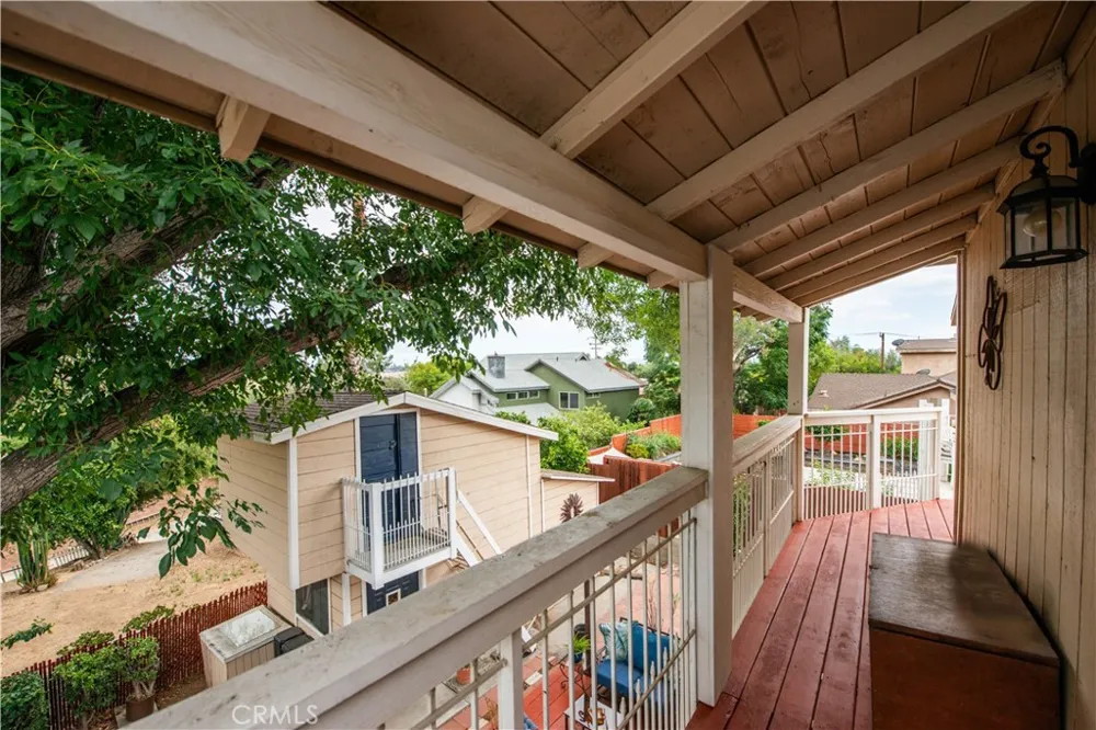 9516 Dennis Chatsworth, CA 91311