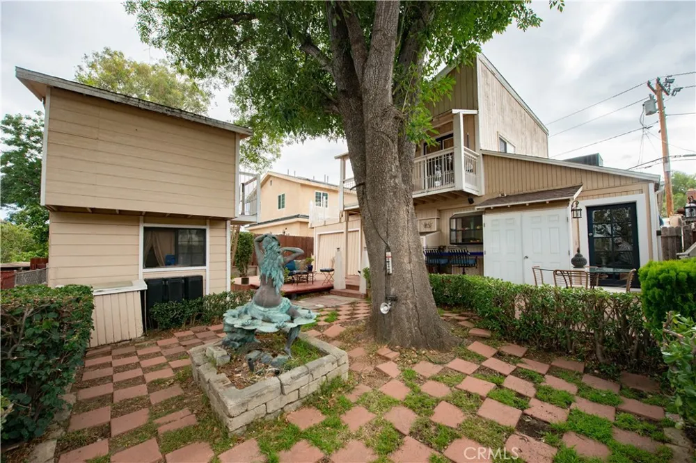 9516 Dennis Chatsworth, CA 91311