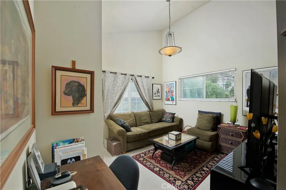 9516 Dennis Chatsworth, CA 91311